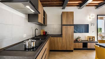 Suite, Poolblick | Eigene Küche | Kühlschrank, Ofen, Herdplatte, Geschirrspüler