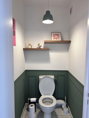 Shower, hair dryer, towels, soap - Single apartment - Hyper center - Cathedral (Albi)