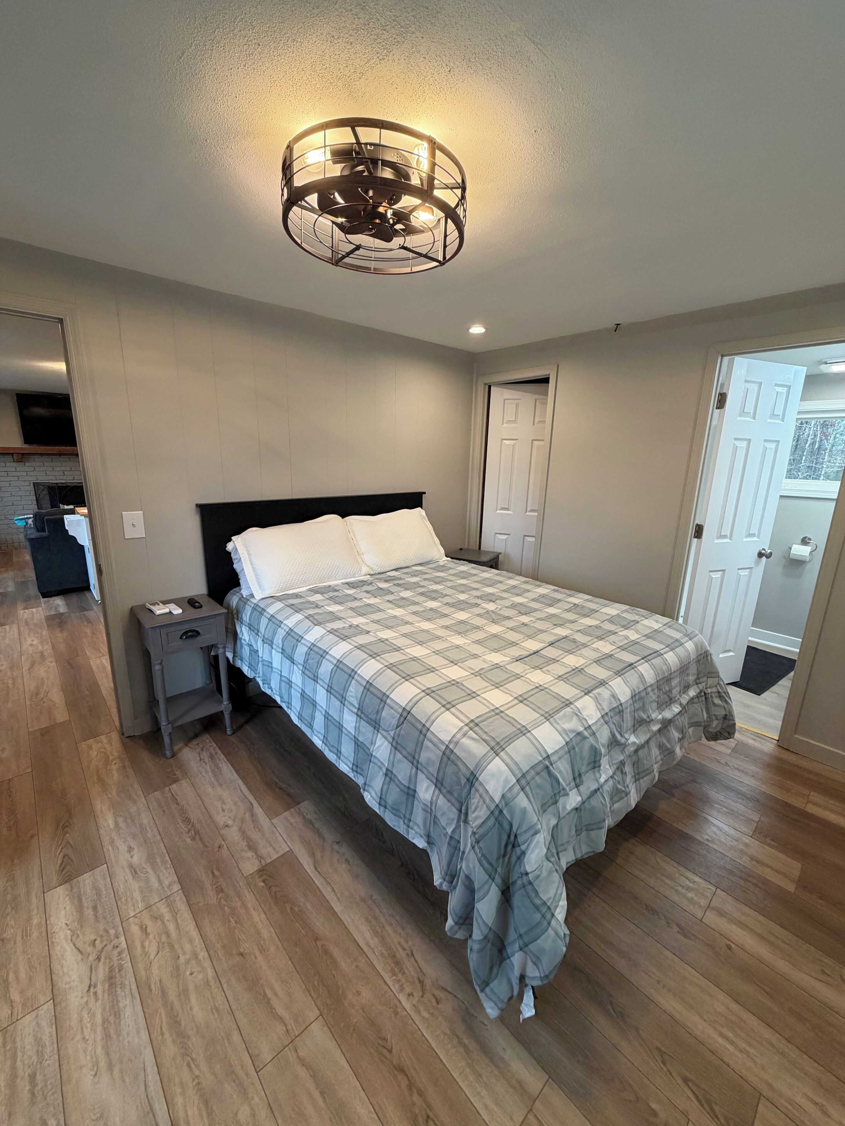 Bügeleisen/Bügelbrett, Internetzugang, Bettwäsche