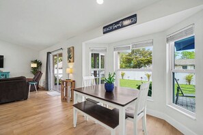 Interior - Sunny Bonita Bungalow, Updated, Pet Friendly, Near Beaches & Coconut Point Mall (Bonita Springs)