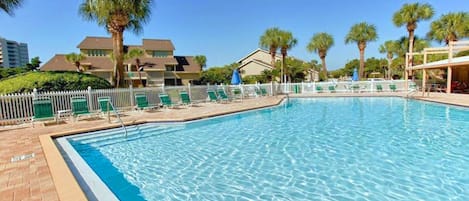 公寓式客房, 多张床 (Ariel Dunes I 2301) | 泳池 | 室外游泳池,恒温泳池