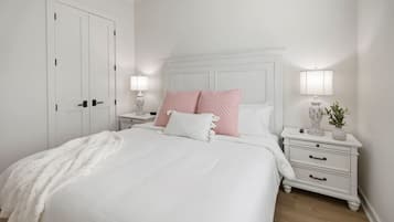 3 bedrooms, travel crib, free WiFi, bed sheets