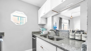 Condo, nhiều giường (Sand Castles West II G3- Castawave) | Bếp riêng