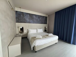Classic Double or Twin Room | In-room safe, desk, blackout drapes, free WiFi - Hotel Kaos (Villaggio Pirandello)