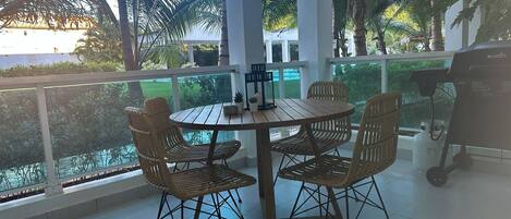 Apartment, 2 Bedrooms, Accessible, Balcony | Outdoor dining