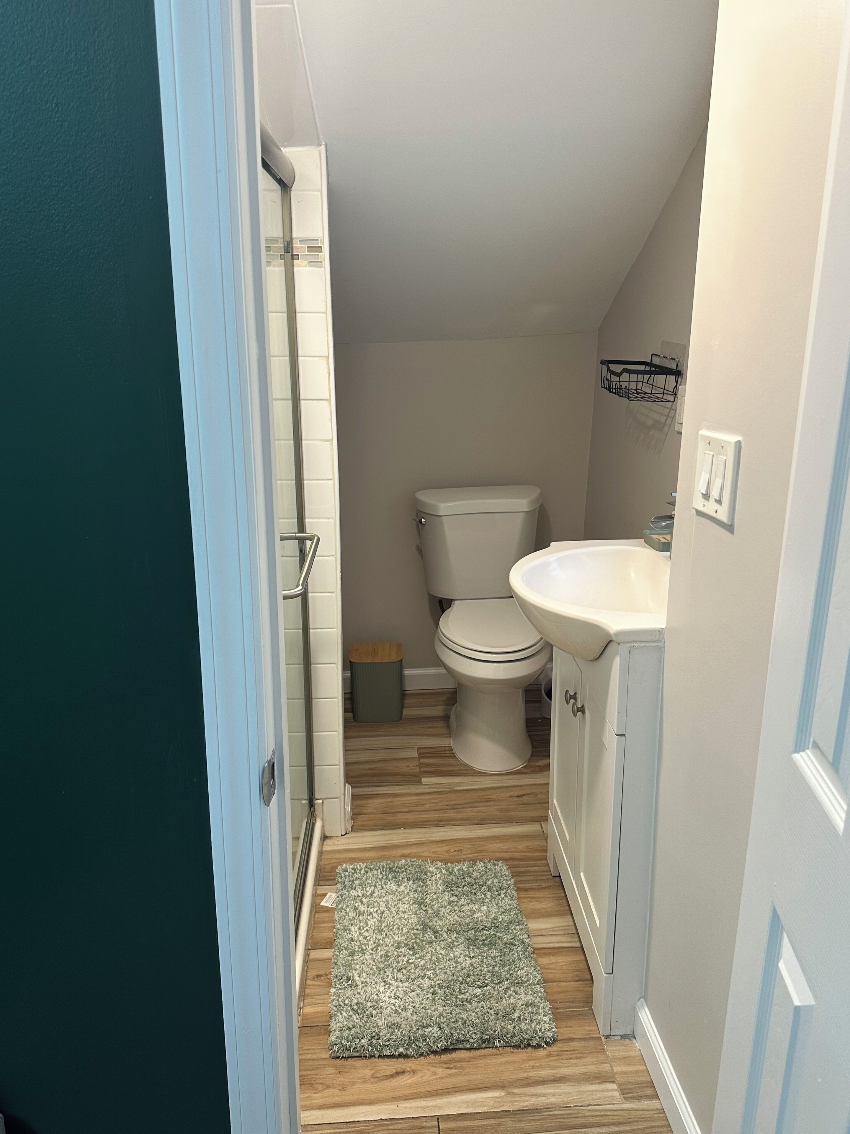 毛巾、肥皂、卫生纸