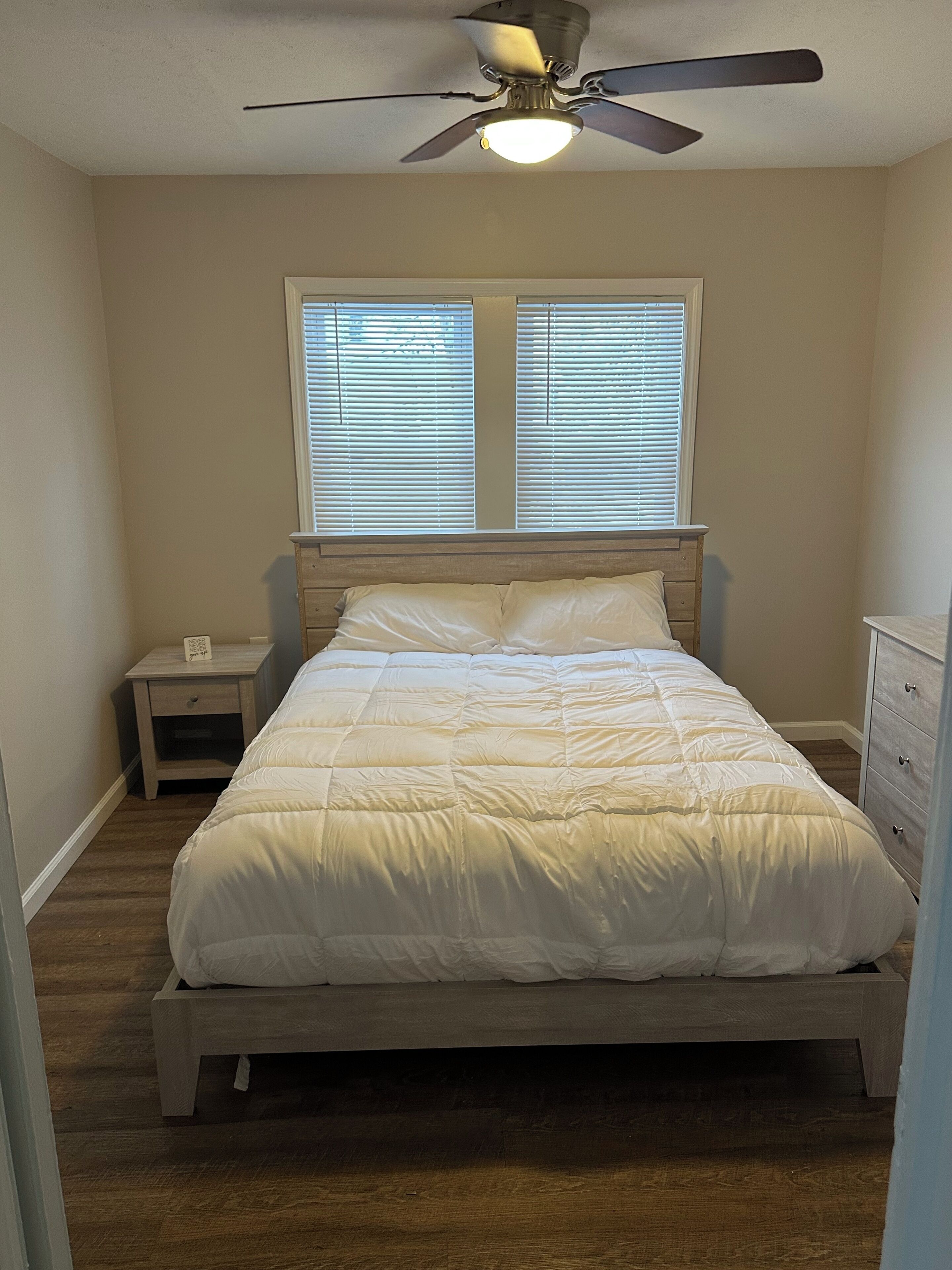 熨斗/熨衣板、WiFi、床单