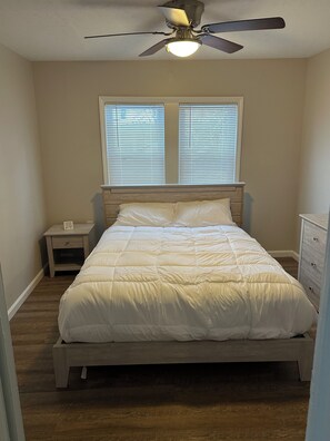 Bügeleisen/Bügelbrett, WLAN, Bettwäsche