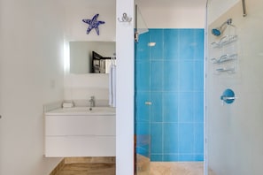 Hair dryer, towels, soap, toilet paper - Beachfront Paradise Mykonos 204A (San José del Cabo)