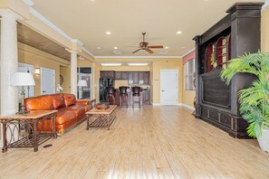 Interior - NEW!Oceanfront View-Heated Pool-Tuscany Shores #603 (Daytona Beach Shores)