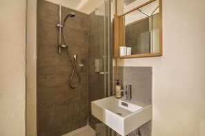 Shower, bidet - Bargello 121 Apartment (Florence)