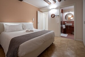2 bedrooms, in-room safe, desk, iron/ironing board - Ve.N.I.Ce Cera Atelier San Trovaso (Venice)