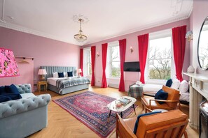 WiFi, bed sheets - Superior Family Room (Room 11 - First Floor) (Edinburgh)
