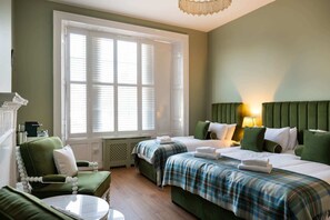 WiFi, bed sheets - Triple Room with Private Bathroom (2nd Floor - Room 7) (Edinburgh)