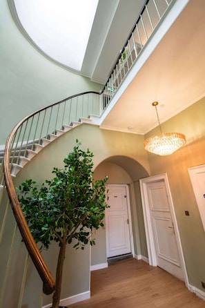 Interior - Luxury Twin Room (3rd Floor - Room 9) (Edinburgh)