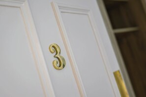 Interior detail - Deluxe Family Room (Room 3 - Lower Ground Floor) (Edinburgh)