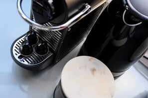Coffee and/or coffee maker - Deluxe Family Room (Room 8 - Ground Floor) (Edinburgh)