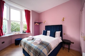 WiFi, bed sheets - Deluxe Double Room (Room 9 - Ground Floor) (Edinburgh)