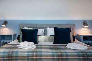 WiFi, bed sheets - Luxury Studio Apartment (4th Floor - Room 15) (Edinburgh)