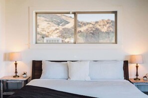 3 bedrooms, iron/ironing board, travel cot, WiFi - High Point · 6-Acres, Sweeping Views, Hot Tub (Joshua Tree)