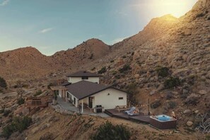 Exterior - High Point · 6-Acres, Sweeping Views, Hot Tub (Joshua Tree)