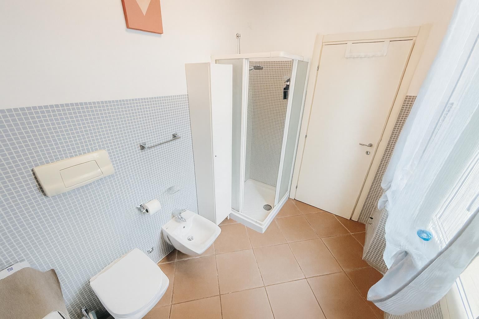 Dusche, Haartrockner, Bidet, Handtücher