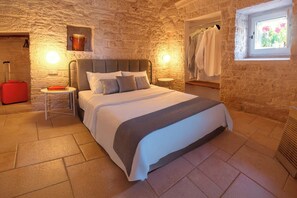 Iron/ironing board, Internet, bed sheets - CASA ERMINIA - Apulian Trullo Whit swimming pool (Carpari)