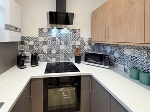 舒適公寓, 1 間臥室 | 私人廚房 | 大型冰箱、微波爐、烤箱、爐台