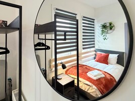 Comfort Apartment, 1 Bedroom | Laptop workspace, iron/ironing board, free WiFi