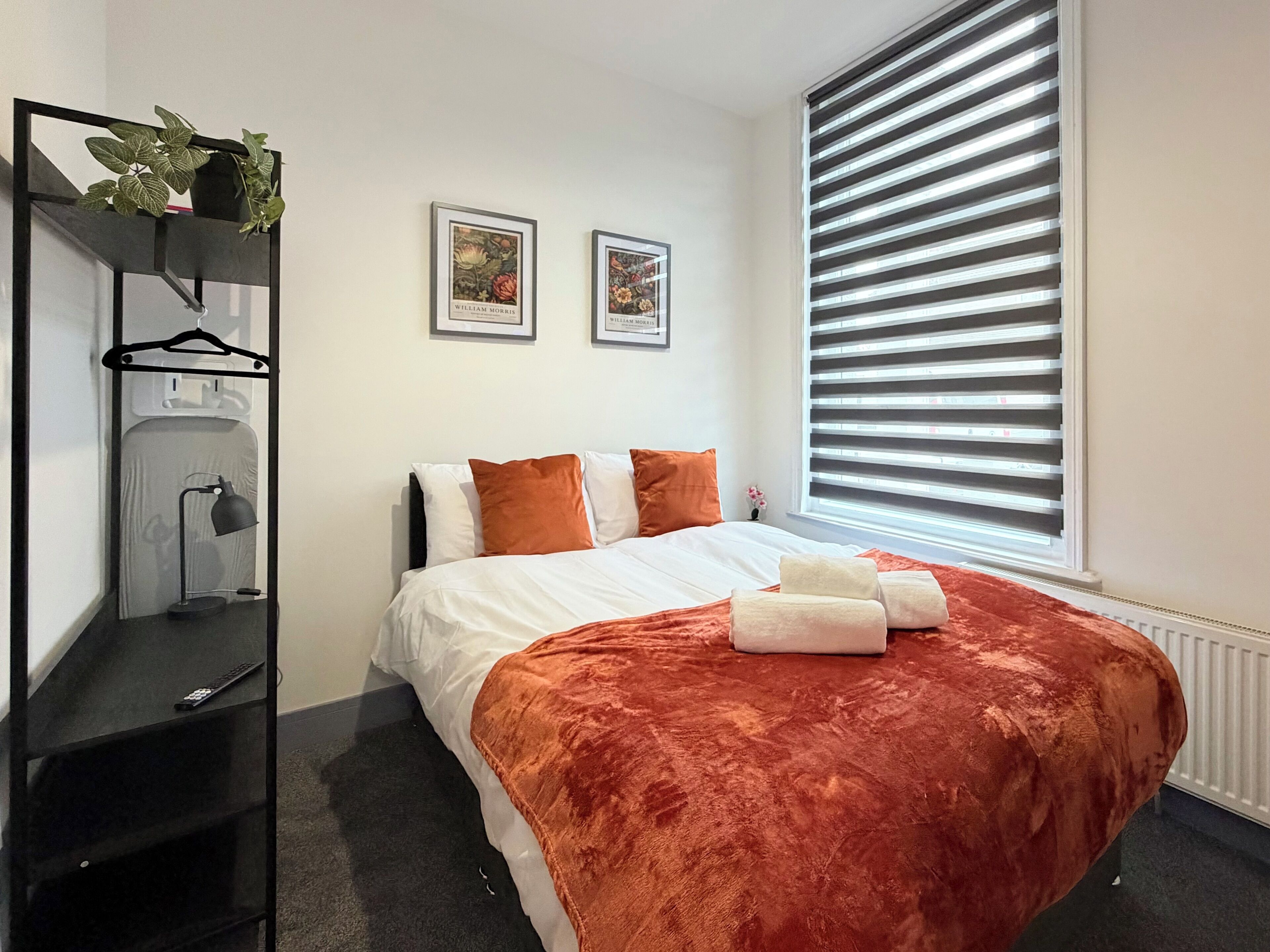 Comfort Apartment, 1 Bedroom | Laptop workspace, iron/ironing board, free WiFi