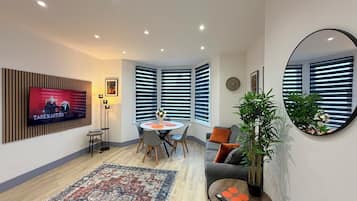 Laptop workspace, iron/ironing board, free WiFi