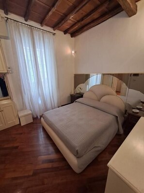 Seterika/papan seterika, Wi-fi percuma 