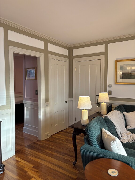 2-bedroom Sun-filled Condo Walking To Downtown And Beach! - Newport, RI