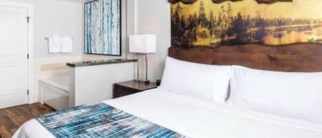 Fer et planche à repasser, accès Internet, draps fournis