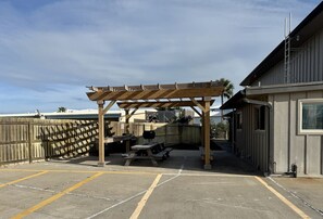 Outdoor dining - Sunrise Villa #204 Close to Beach (Port Aransas)