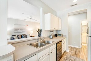 Fridge, microwave, oven, stovetop - Rehoboth 2BR Condo Near Beach & Boardwalk (Rehoboth Beach)