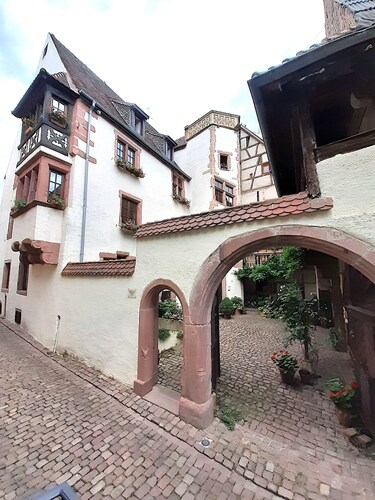Adrihof, Bed and breakfast in Riquewihr