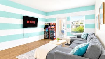 Smart TV, video games