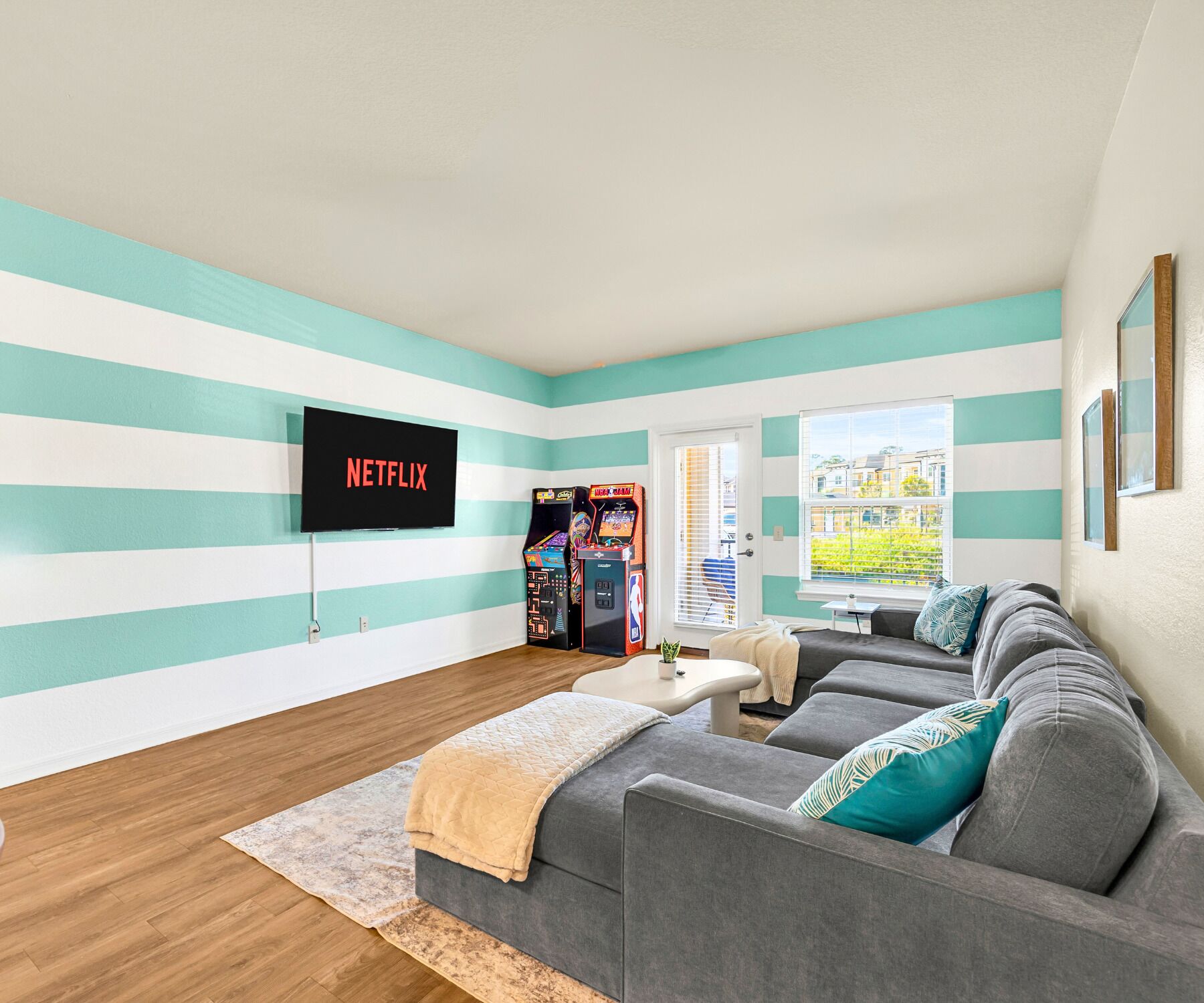 Smart TV, video games