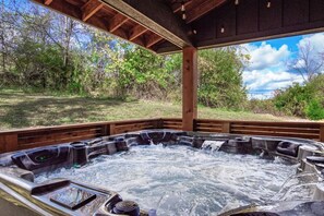 Tina de hidromasaje al aire libre