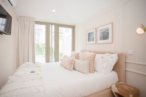 Iron/ironing board, Internet, bed sheets - GuestReady - Soho urban retreat (Porto)