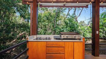 Rumah Mewah, 5 kamar tidur, kolam renang pribadi | Teras/patio