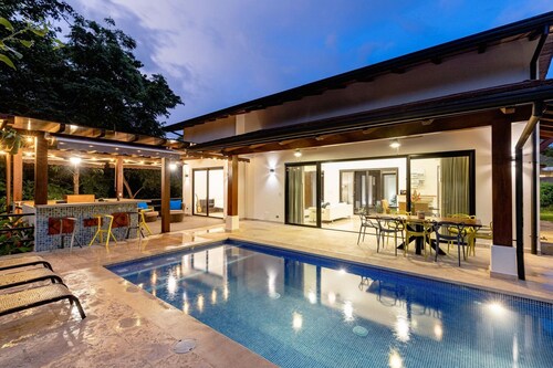 House Reserva Conchal Llama del Bosque