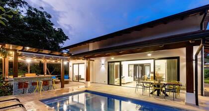 House Reserva Conchal Llama del Bosque