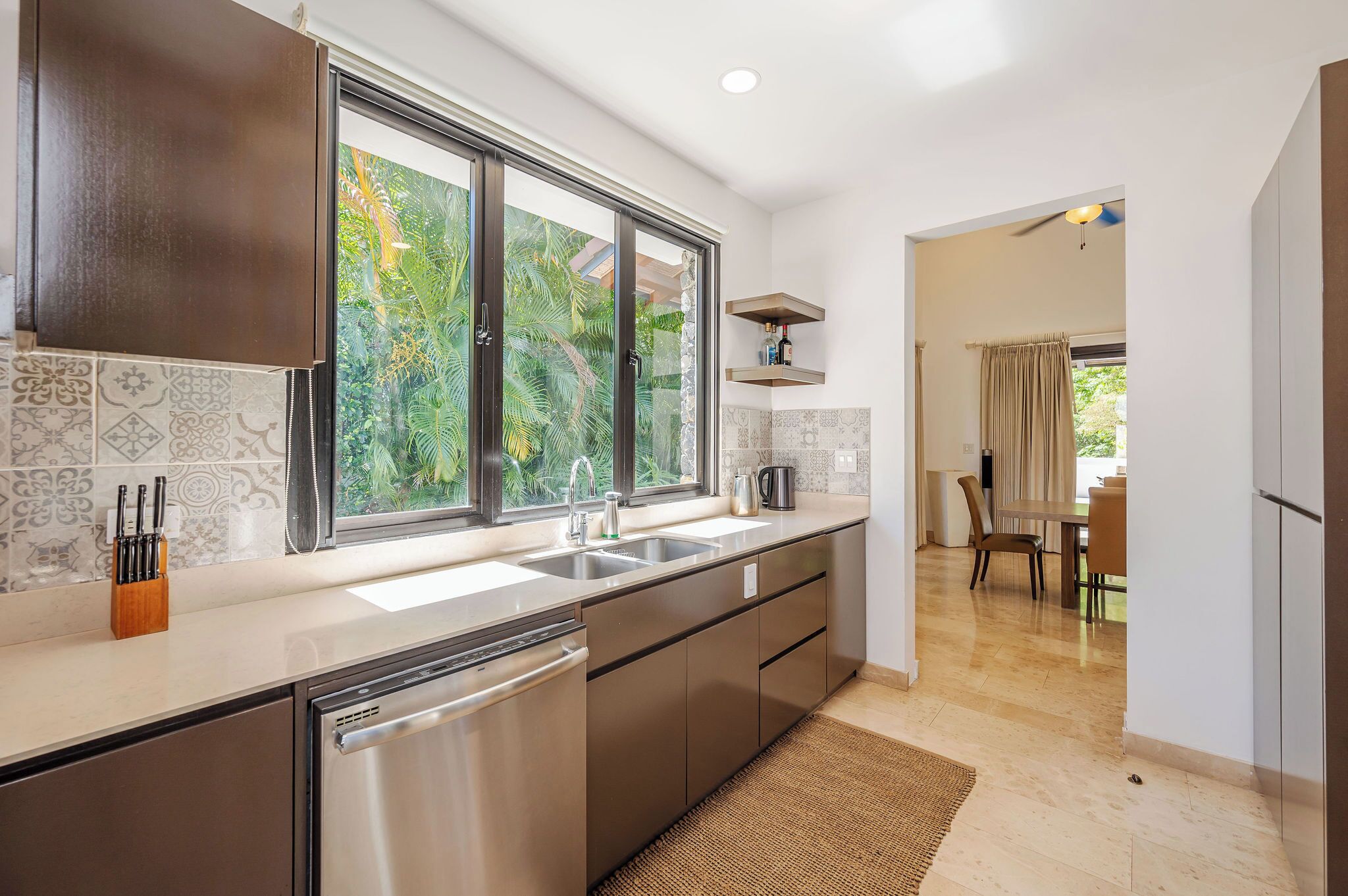 Luxury House, 5 Bedrooms, Private Pool | Private kitchen | Freezer