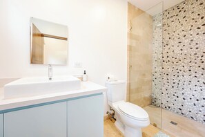 Luxury House, 5 Bedrooms, Private Pool | Bathroom - House Reserva Conchal Llama del Bosque (Cabo Velas)