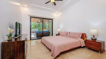 Luxury-Haus, 5 Schlafzimmer, eigener Pool | Zimmersafe, individuell dekoriert, Bügeleisen/Bügelbrett