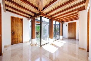 Luxury House, 5 Bedrooms, Private Pool | Interior