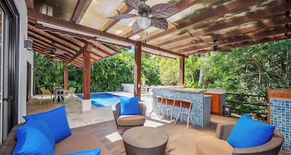 House Reserva Conchal Llama del Bosque