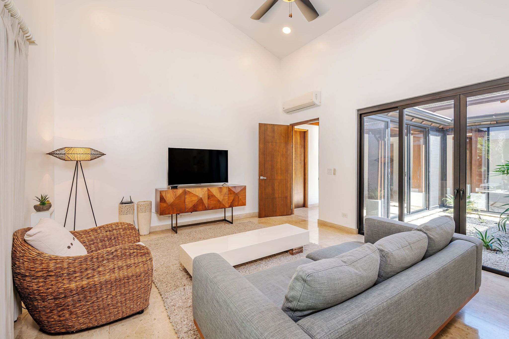 Luxury House, 5 Bedrooms, Private Pool | Living area | 40-inch Smart TV with cable channels